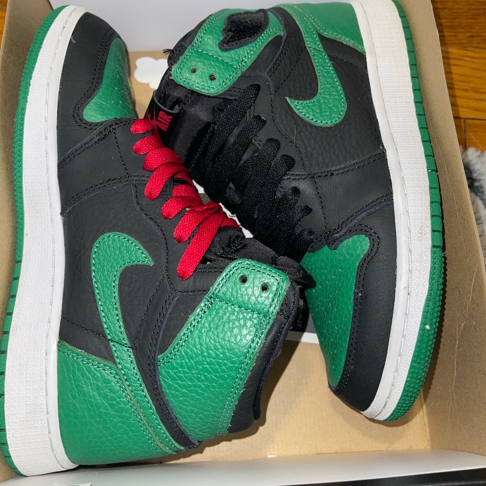 Jordan 1s Retro Pine Green